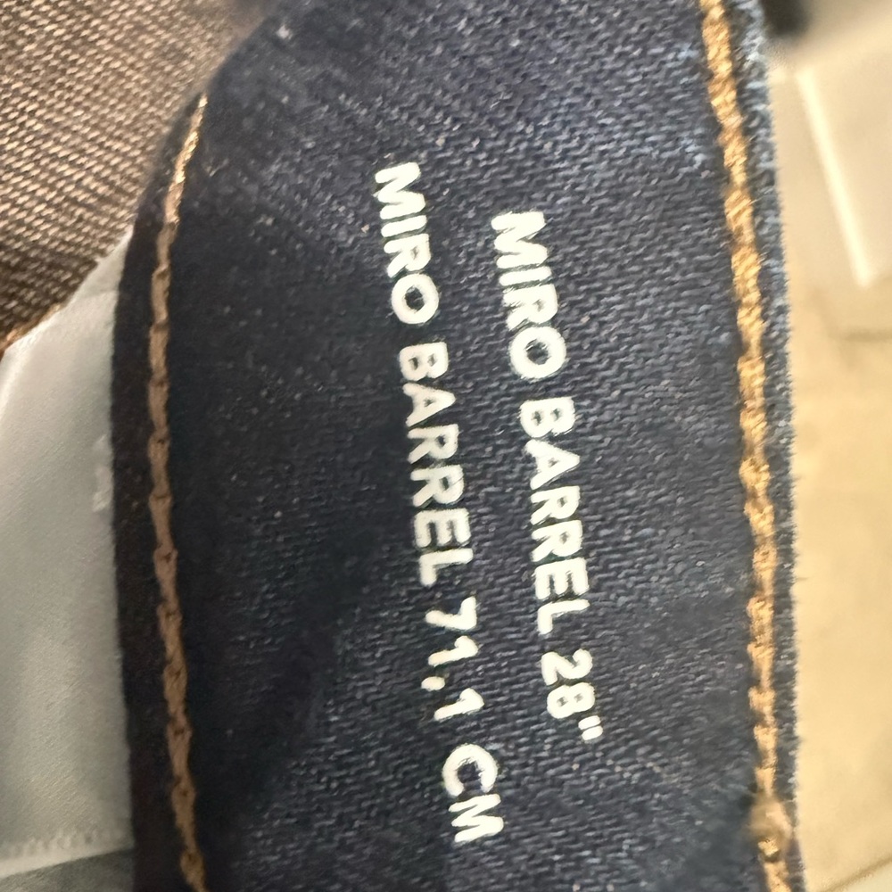 DL1961 “Miro” barrel leg jeans - NWT - Picture 6 of 8